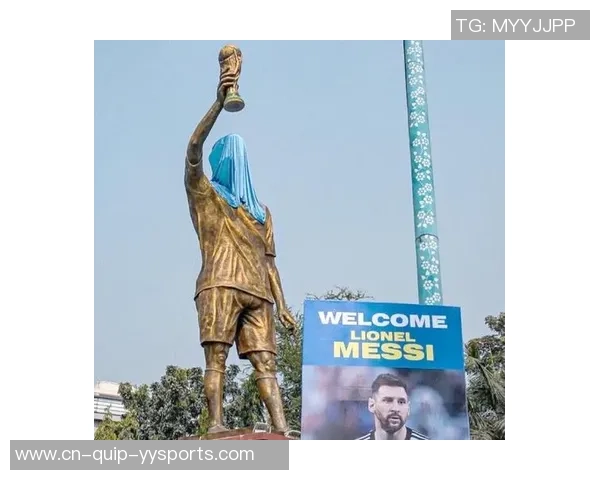 梅西印度行前史一刻！足球GOAT遇到板球之神，获赠10号球衣